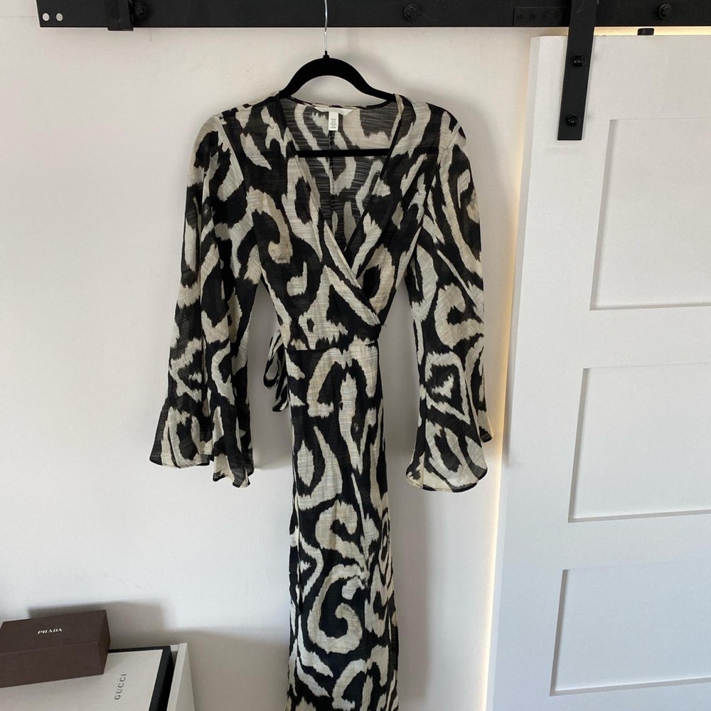 H&M Black and White Bell Sleeve Wrap Dress in Linen